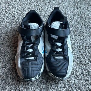 Nike Giannis Basketball Shoes